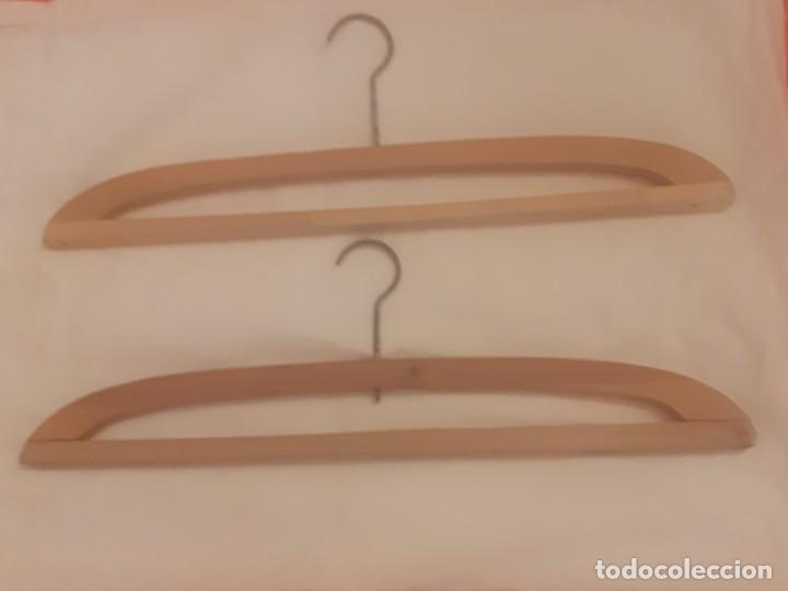 Vintage: Lote de 2 perchas antiguas de madera y hierro - Foto 3