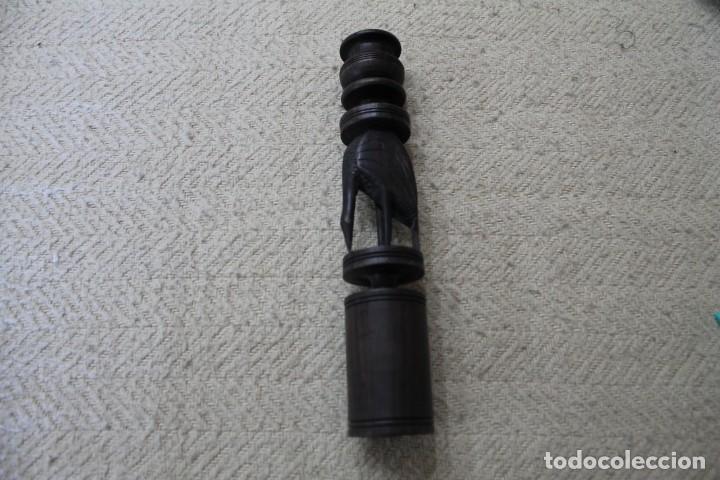 Vintage: PORTAVELAS TALLADO MADERA - Foto 2