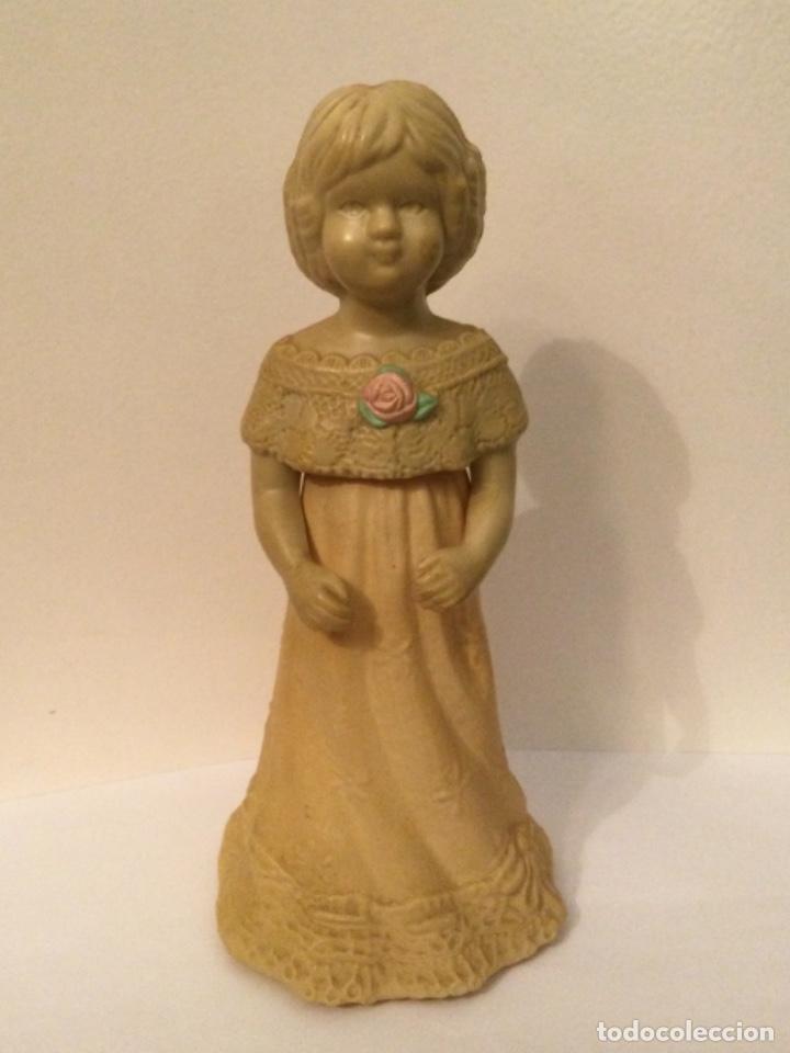 Vintage: NI&Ntilde;A CON ROSA, AVON, A&Ntilde;O 70 - Foto 3