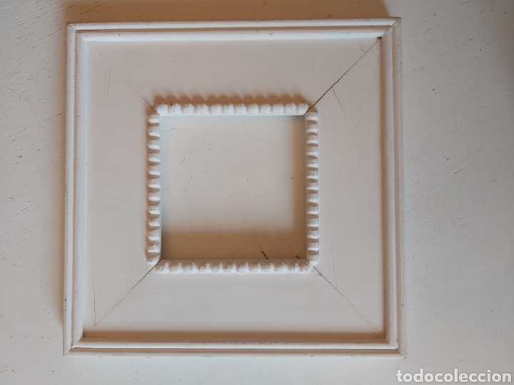 Vintage: Bonito marco de madera en blanco.