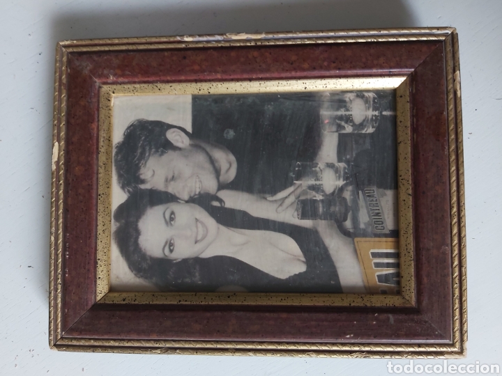 Vintage: Marco de fotos de madera pintada, con cristal.