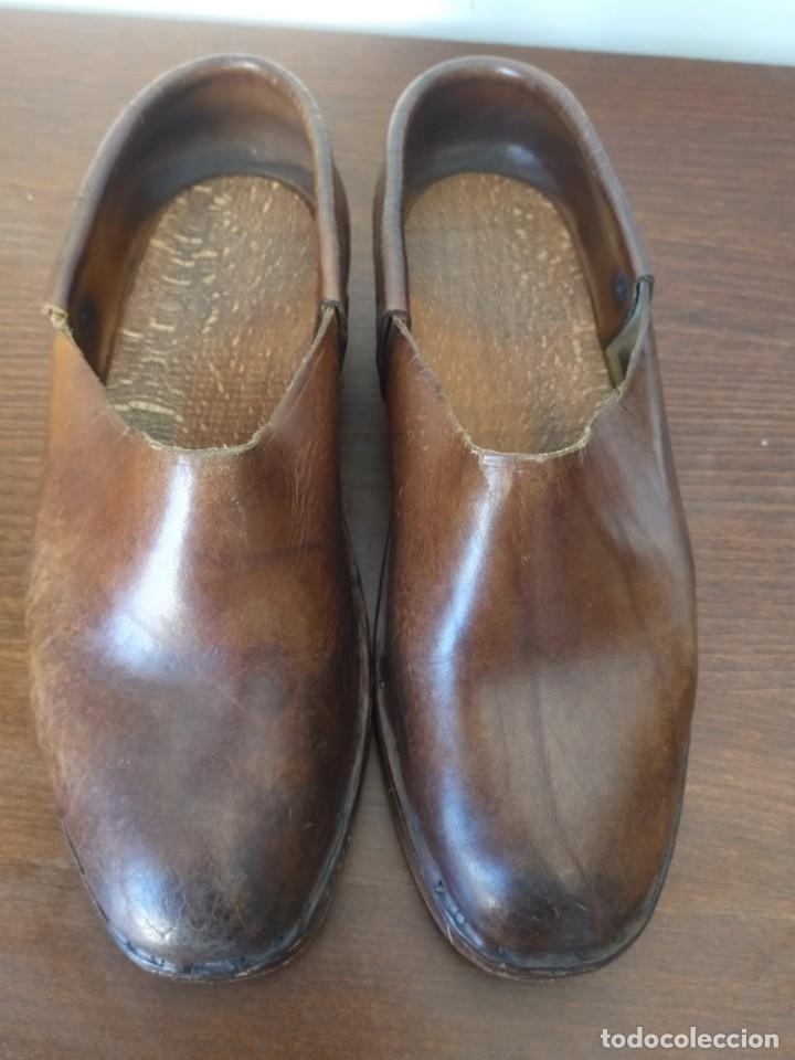 Vintage: Zuecos de madera y cuero - Foto 2