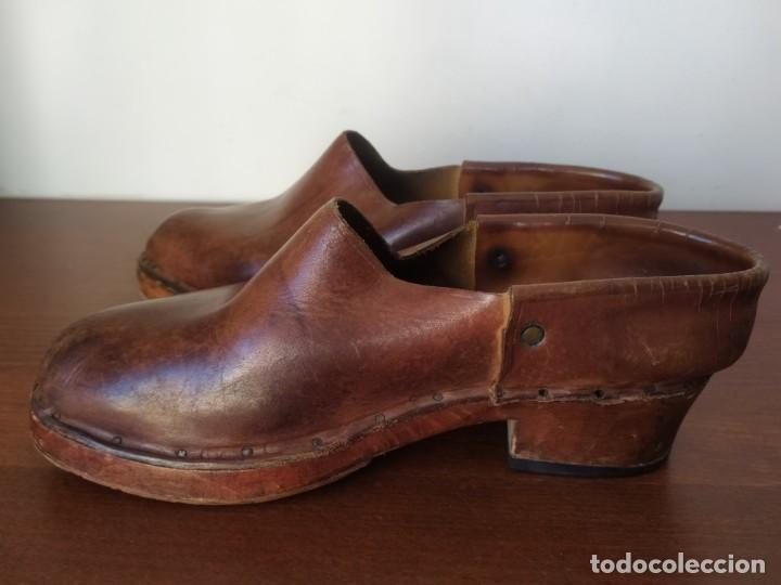 Vintage: Zuecos de madera y cuero - Foto 4