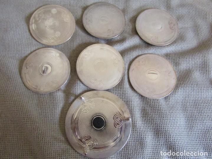 Vintage: 6 Posavasos con Soporte - Metal PlateadoY Grabado