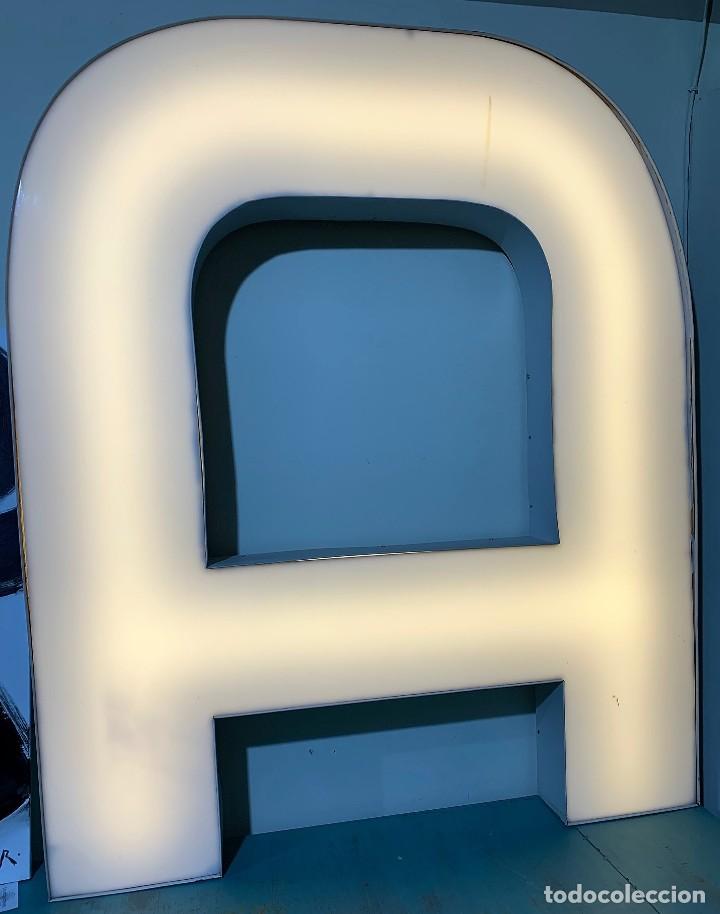 Vintage: Letra decorativa A con iluminaci&oacute;n de led.