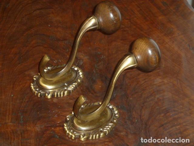 Vintage: Colgadores bronce con pomo de madera - Foto 6