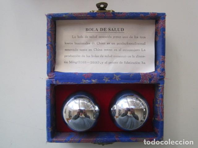 Vintage: (1) CAJA CON 2 BOLAS DE SALUD CHINA