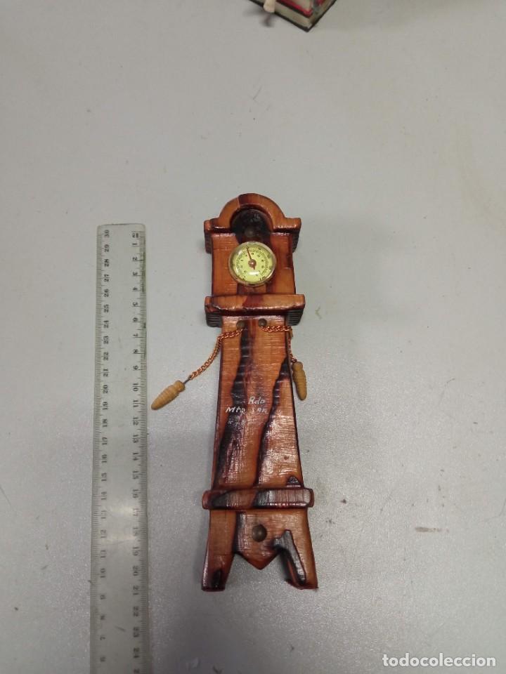 Vintage: Reloj term&oacute;metro de madera Souvenir - Foto 1