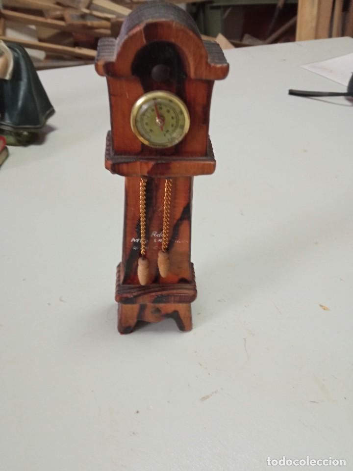 Vintage: Reloj term&oacute;metro de madera Souvenir - Foto 2