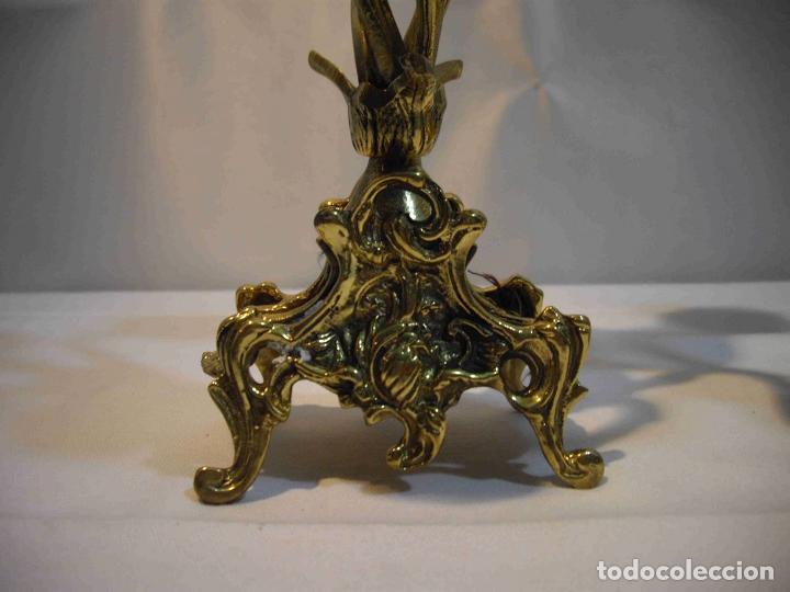 Vintage: PAR CANDELABROS BRONCE 31 - Foto 2
