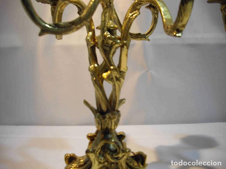 Vintage: PAR CANDELABROS BRONCE 31 - Foto 3
