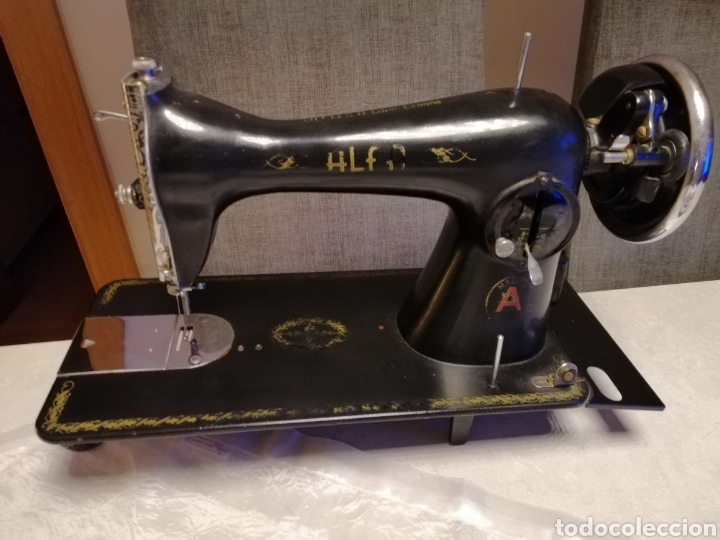 Vintage: M&Aacute;QUINA DE COSER ALFA - Foto 2