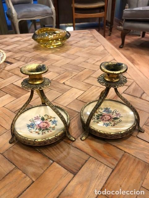 Vintage: Candeleros de metal con bordado