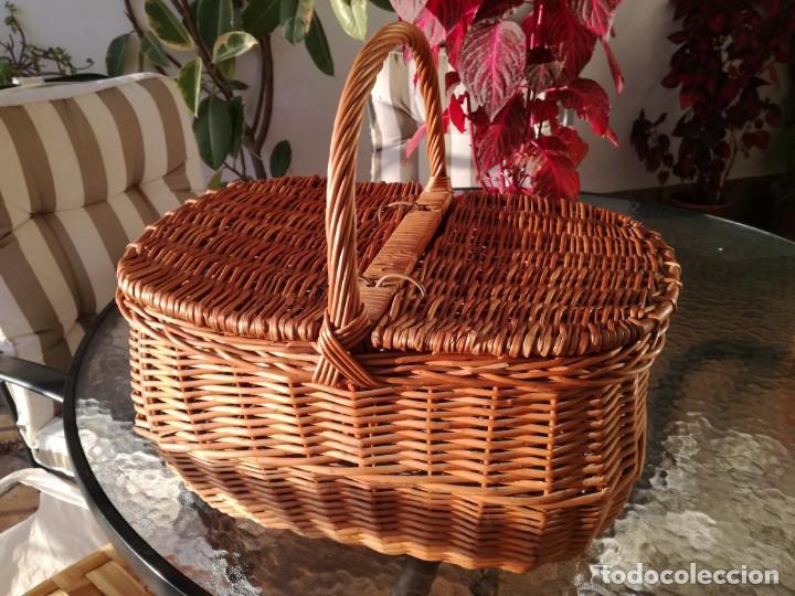 Vintage: CESTA DE MIMBRE CON TAPAS GRANDE. - Foto 2