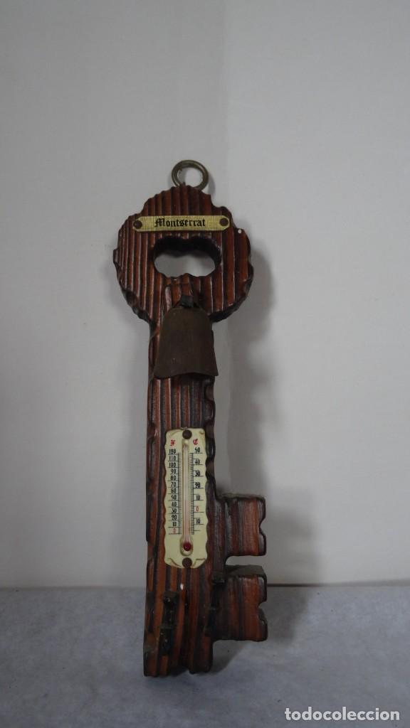 Vintage: DECORACI&Oacute;N LLAVE MADERA CON TERM&Oacute;METRO - Foto 1