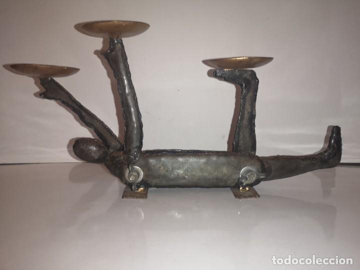 Vintage: Figura met&aacute;lica porta velas centro de mesa