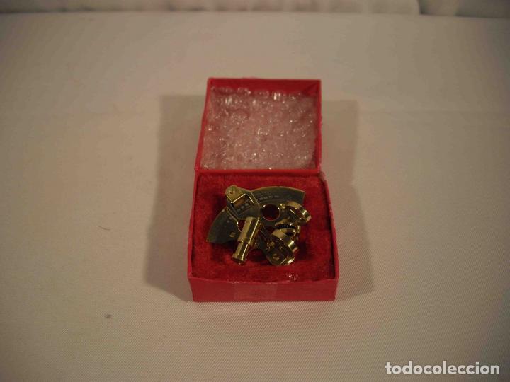 Vintage: SEXTANTE METAL DORADO