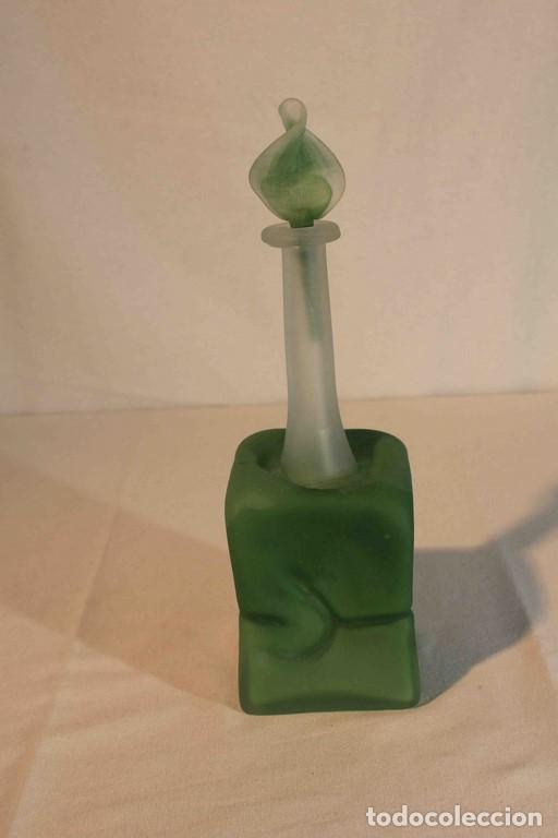 Vintage: BOTELLA CRISTAL PAVONADO VERDE - Foto 1