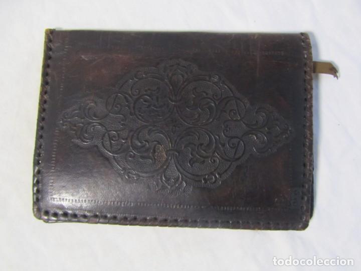 Vintage: Cartera de documentos en cuero repujado con escudos - Foto 4