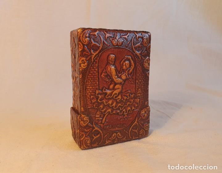 Vintage: Pitillera cuero Repujado * Made in Spain