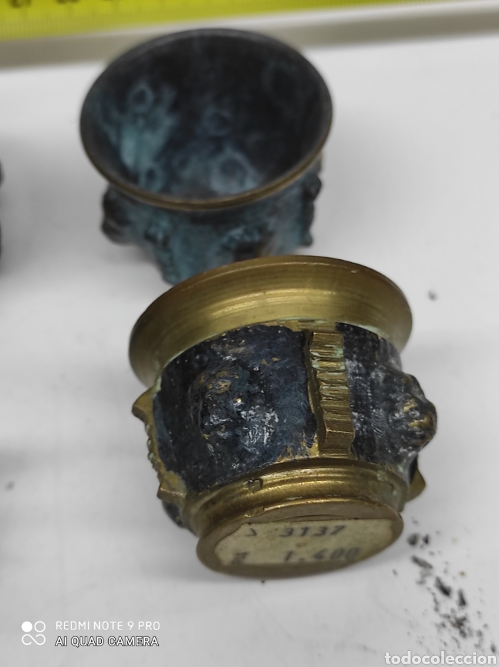 Vintage: Seis peque&ntilde;os morteros miniatura bronce. - Foto 3