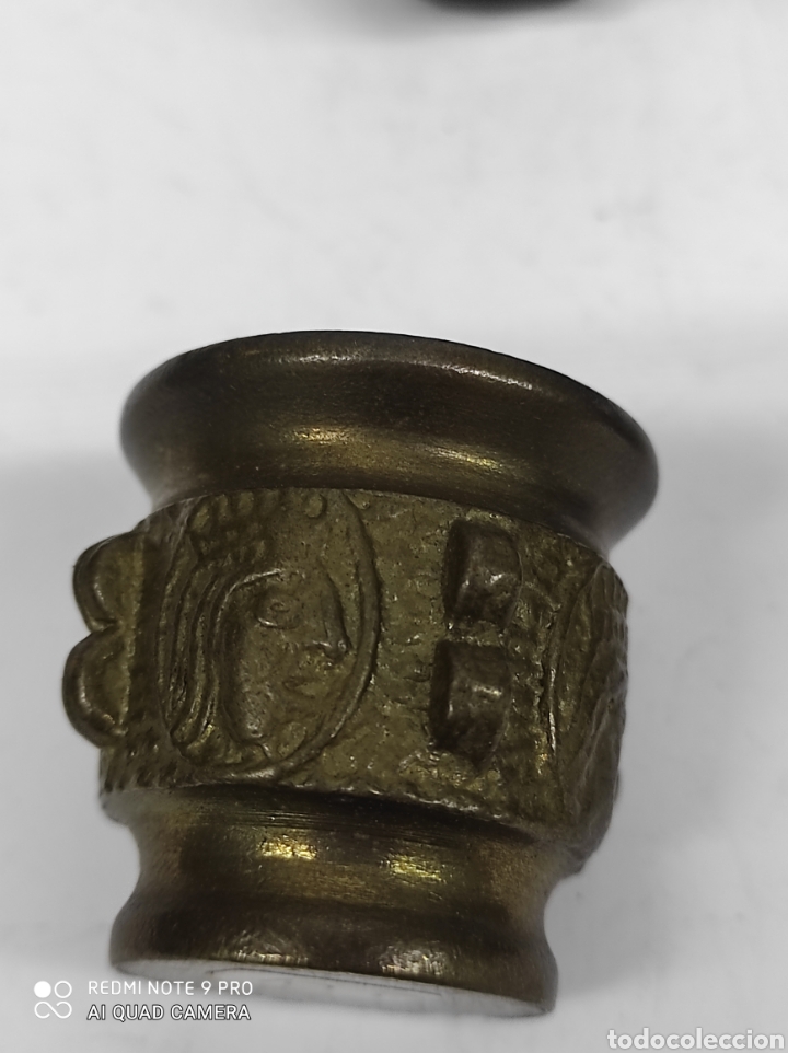 Vintage: Seis peque&ntilde;os morteros miniatura bronce. - Foto 2