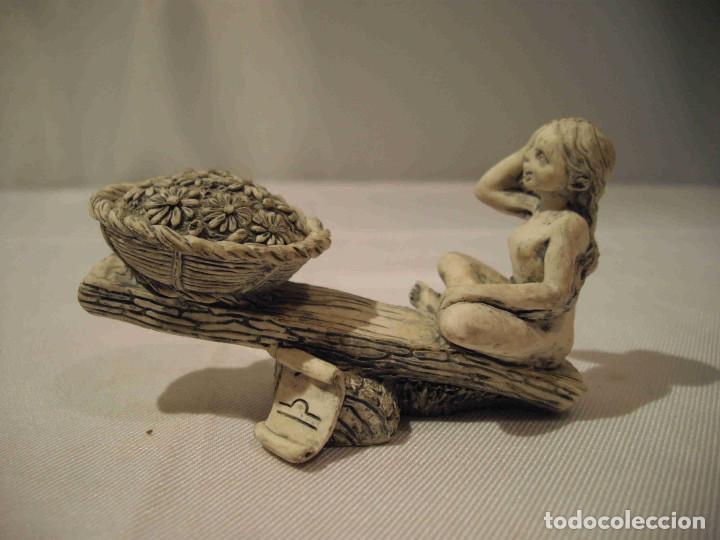 Vintage: FIGURA ALABASTRO LIBRA - Foto 1