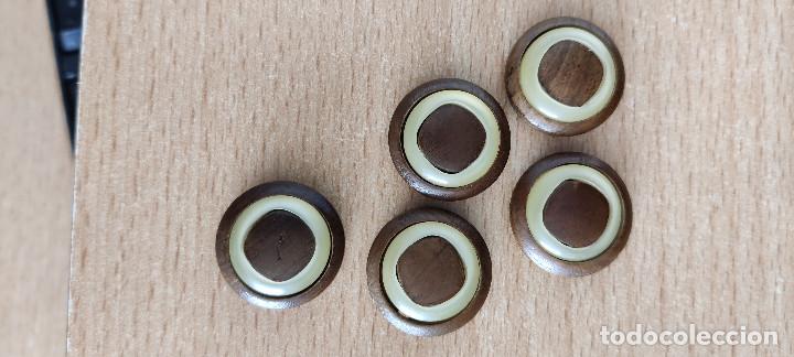 Vintage: Lote de 5 botones de madera 2,5 cent&iacute;metros - Foto 1