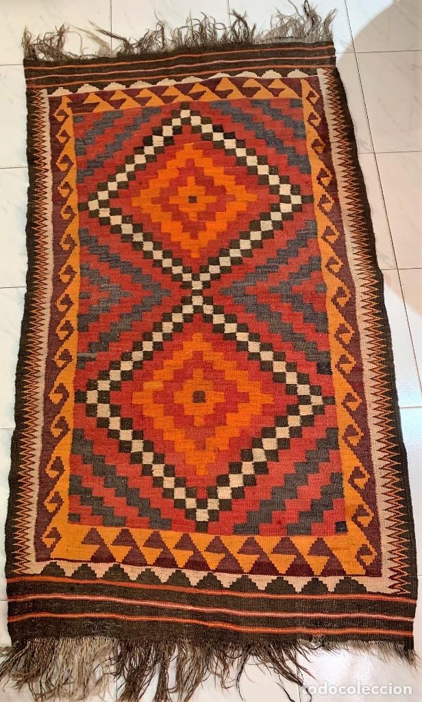 Vintage: Alfombra Kilim turco de lana realizado a mano.