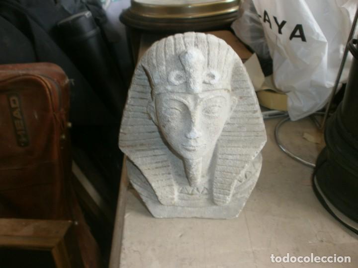 Vintage: Escultura Busto Fara&oacute;n talla s&iacute;mil piedra caliza medida 16X13X6 cm.