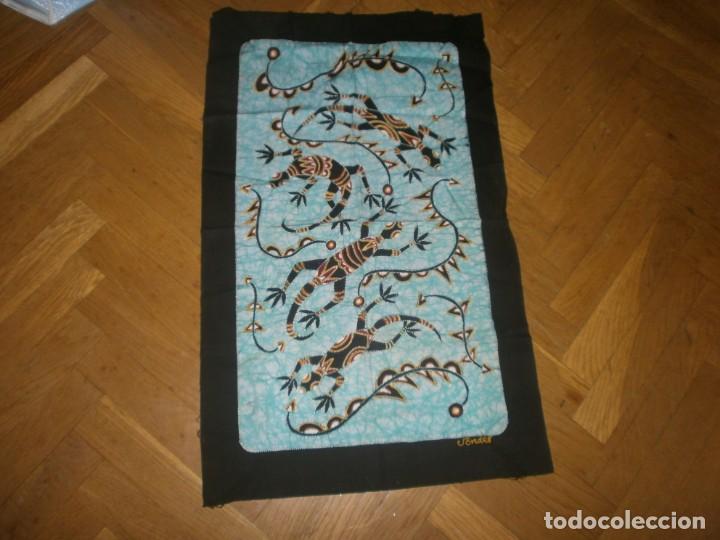 Vintage: Tela pintada algod&oacute;n batik salamandras firmada medida 71 X 44 cm. buen estado
