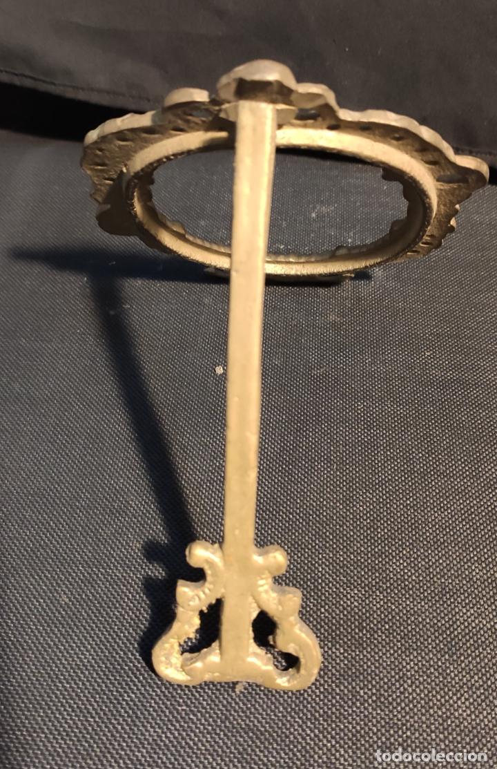 Vintage: BONITO MARCO DE BRONCE PARA SOBREMESA - Foto 3