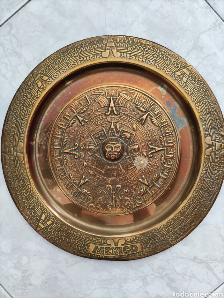 Vintage: Plato decorativo metal. Calendario Azteca. Tiene algunas manchas. Se ha de restaurar.