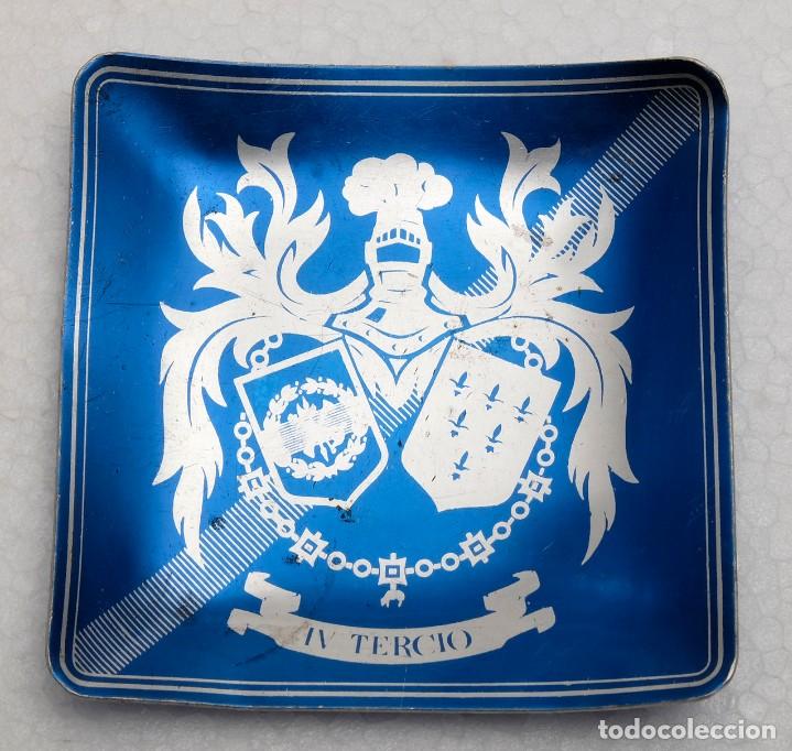 Vintage: Cenicero de aluminio anonizado azul. IV Tercio de la Legi&oacute;n. A&ntilde;os 70