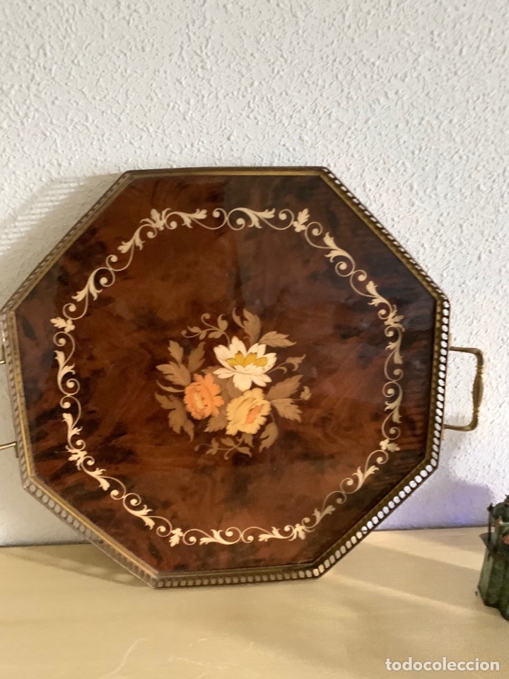 Vintage: Bandeja decorada con flores de marqueteria - Foto 1