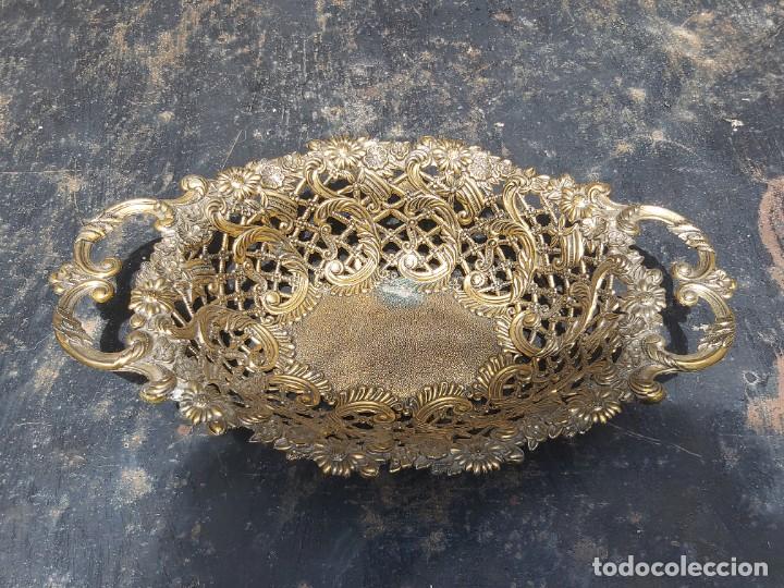 Vintage: I Fuente en metal dorado muy decorativa. Panera.