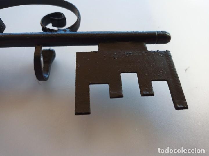 Vintage: Llave de pared, vintage, con cuatro perchas. - Foto 8