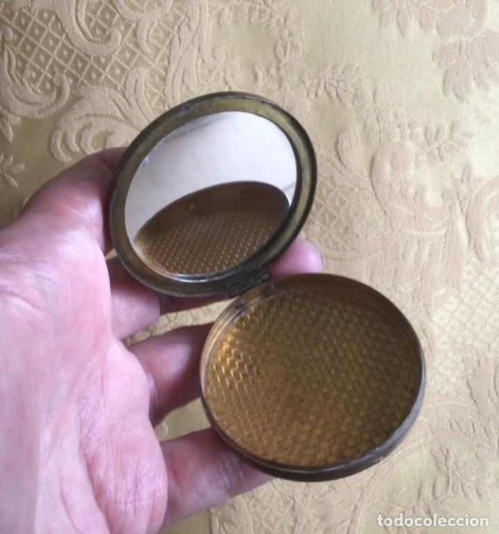 Vintage: PEQUE&Ntilde;A POLVERA REPUJADA - Foto 4