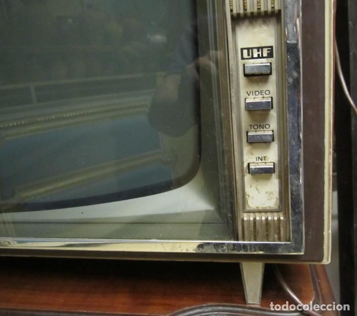 Vintage: Televisor vintage a&ntilde;os 70 marca INTER - Foto 3