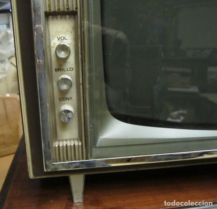 Vintage: Televisor vintage a&ntilde;os 70 marca INTER - Foto 4