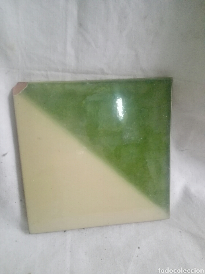 Baldosa de cer&aacute;mica
