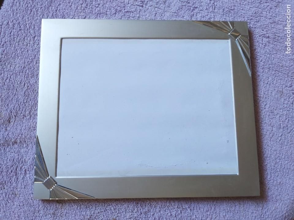 Vintage: Marco vintage para fotos en plateado con adorno de lazos.