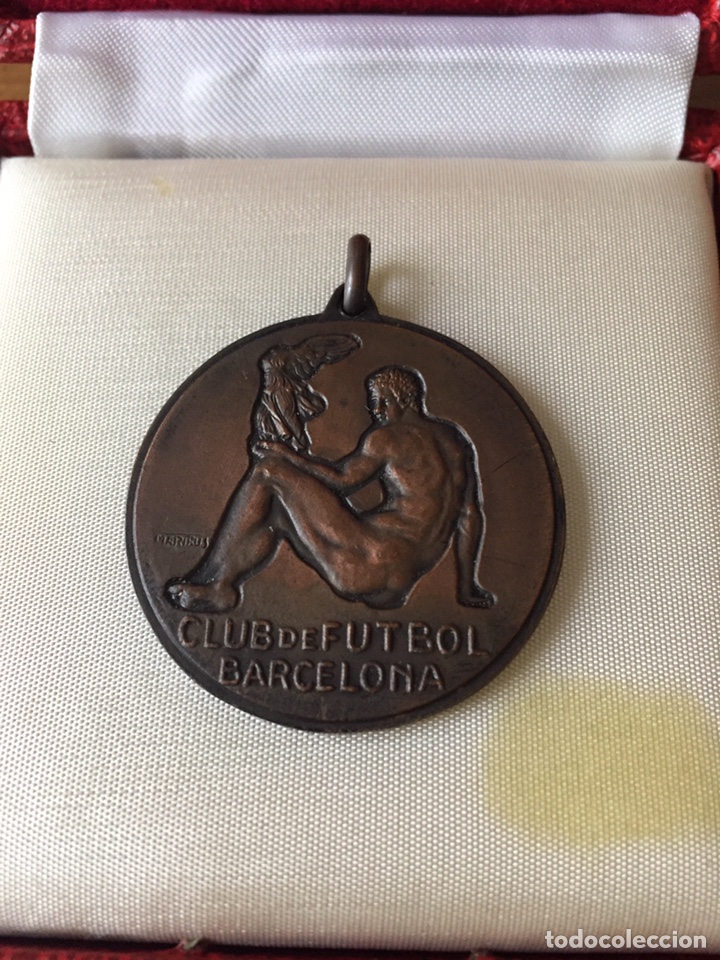 Vintage: Medalla al m&eacute;rito club de Barcelona