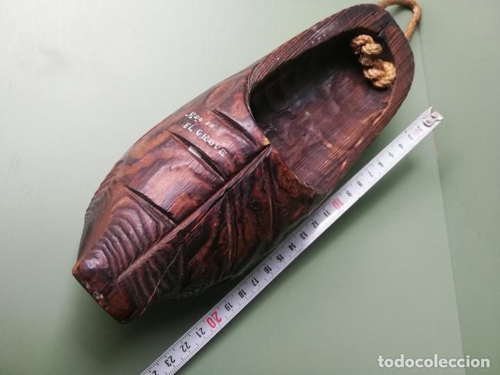 Vintage: ZUECO DE MADERA PARA COLGAR - Foto 1
