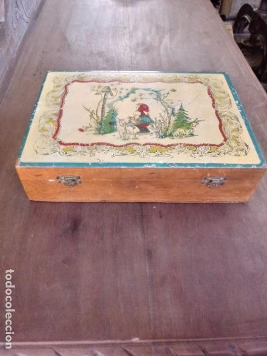 Vintage: Estuche de labor de madera