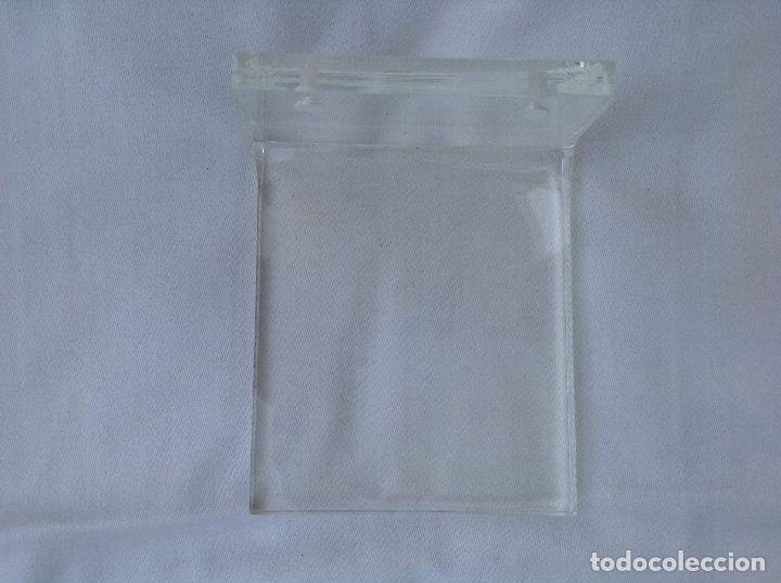 Vintage: 4 soportes de pared de metacrilato - Foto 2