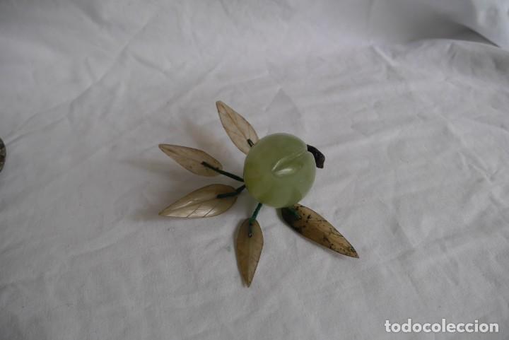 Vintage: Fruta con hojas talladas en jade - Foto 2