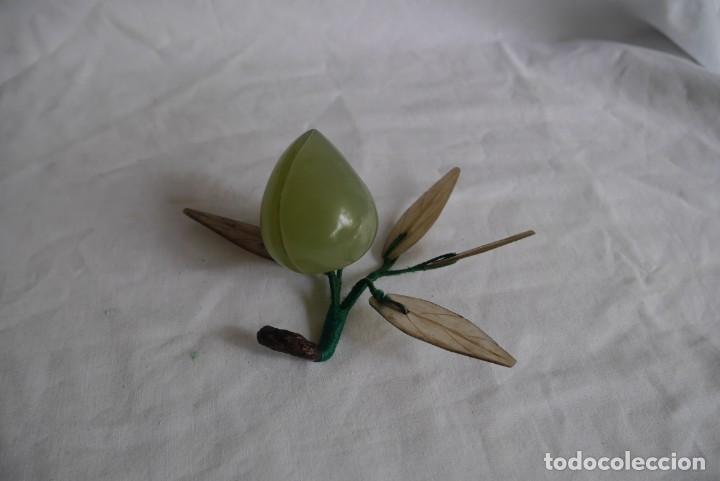 Vintage: Fruta con hojas talladas en jade - Foto 3