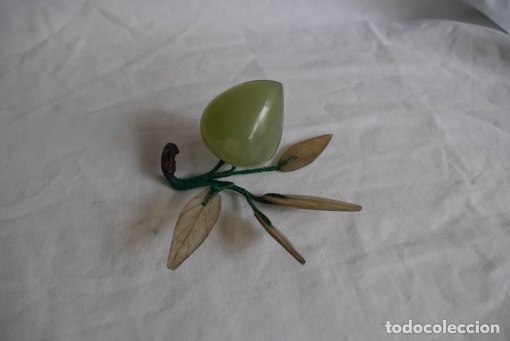 Vintage: Fruta con hojas talladas en jade - Foto 4