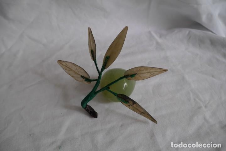 Vintage: Fruta con hojas talladas en jade - Foto 6